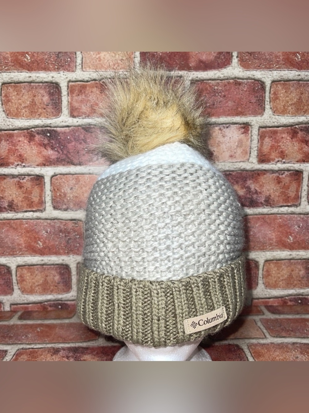 Pre-Owned Columbia Gray Neutral Cable Chunky Knit Pom Pom Beanie One Size Warm